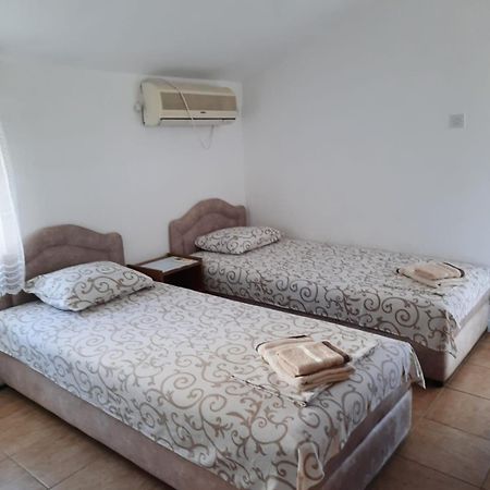 Apartmani Pulic Ulcinj Buitenkant foto